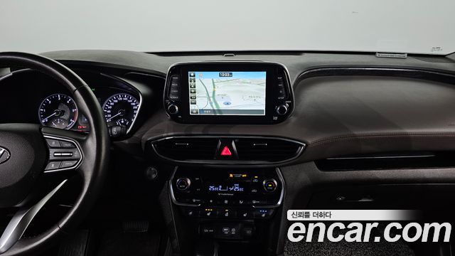 Hyundai Santafe 2019 — photo 16