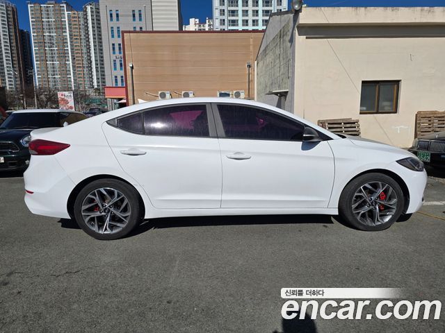 Hyundai AVANTE 2016 — photo 6