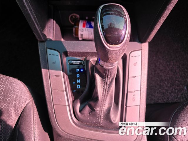 Hyundai AVANTE 2016 — photo 12
