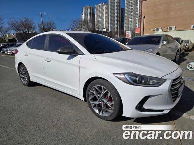 Hyundai AVANTE 2016 — photo 14