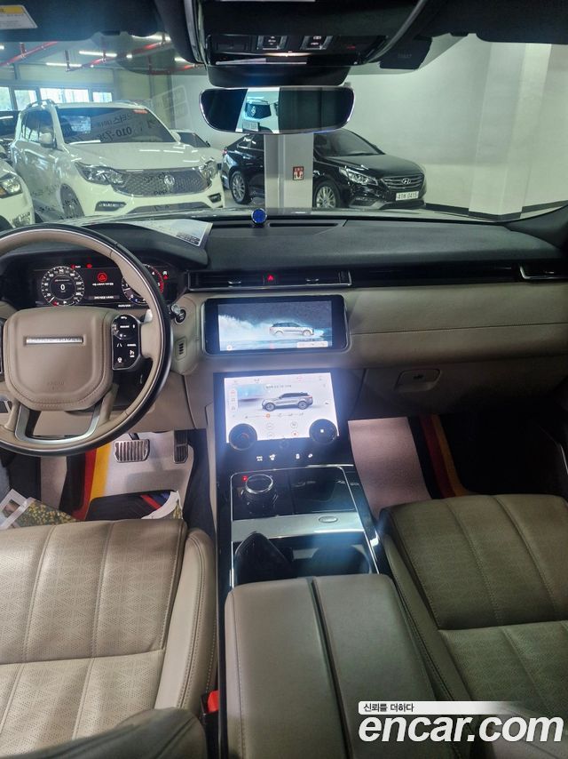 Land Rover Range Rover Velar 2018 — photo 7