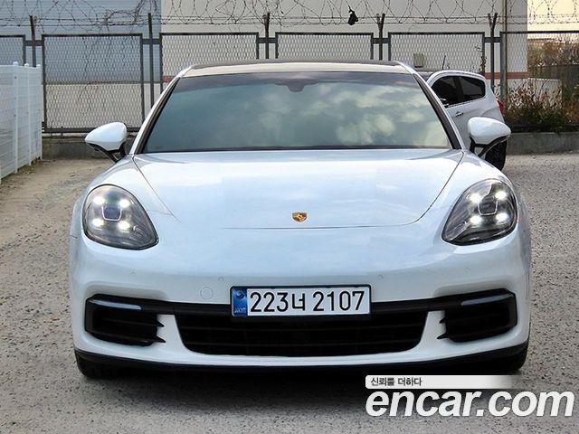 Porsche Panamera 2018 — photo 1