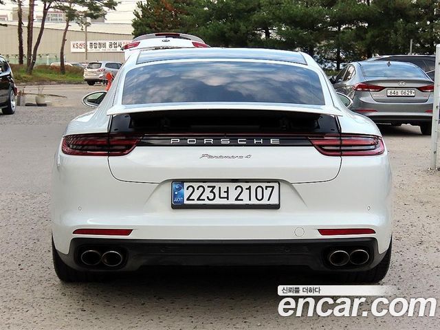 Porsche Panamera 2018 — photo 4