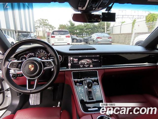 Porsche Panamera 2018 — photo 7