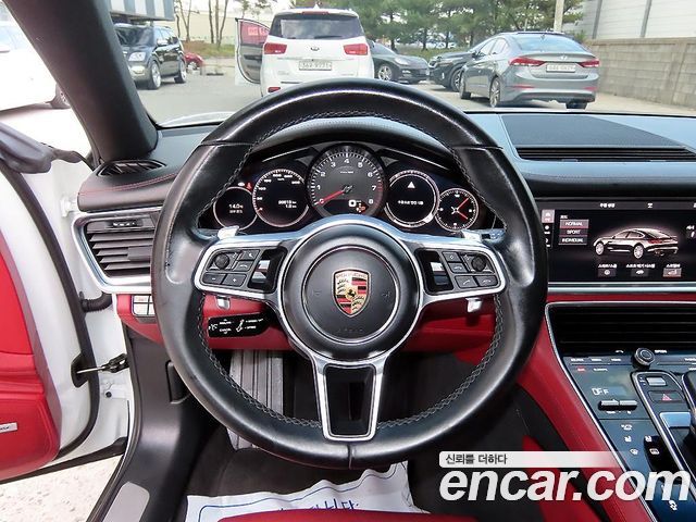 Porsche Panamera 2018 — photo 8