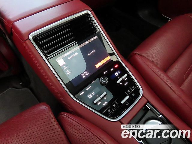 Porsche Panamera 2018 — photo 15
