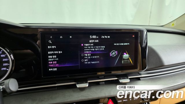 Kia Canival 2021 — photo 16