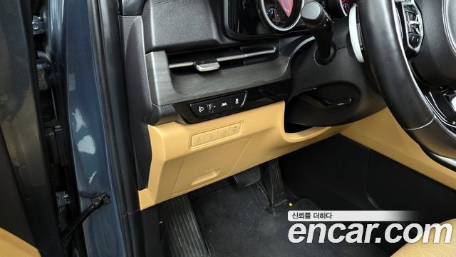 Kia Canival 2021 — photo 17