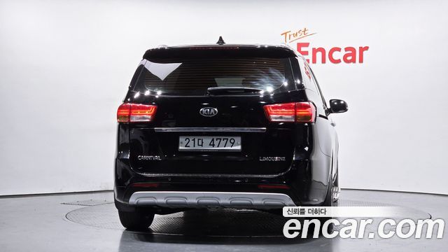 Kia Canival 2018 — photo 4