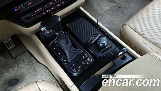 Kia Canival 2018 — photo 9