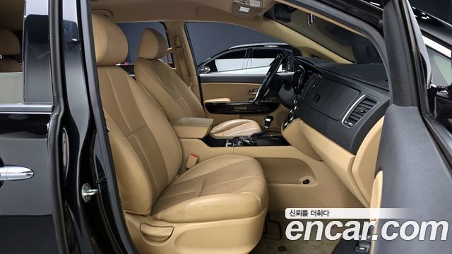 Kia Canival 2018 — photo 10