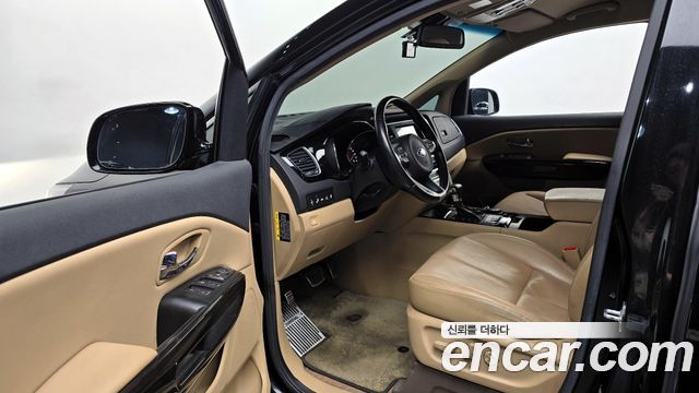 Kia Canival 2018 — photo 11