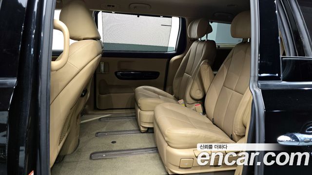 Kia Canival 2018 — photo 12