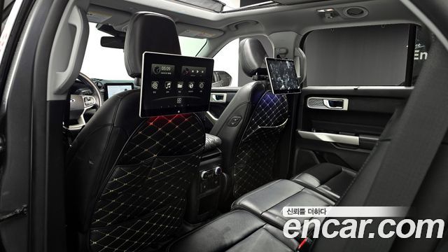 Ford Explorer 2021 — photo 19