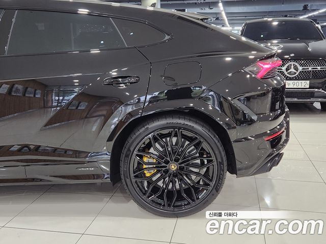 Lamborghini Urus 2025 — photo 5
