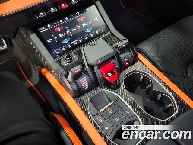 Lamborghini Urus 2025 — photo 9