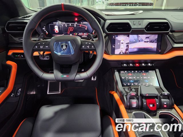 Lamborghini Urus 2025 — photo 11