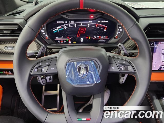 Lamborghini Urus 2025 — photo 14