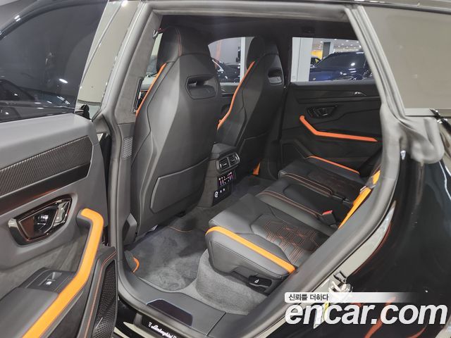 Lamborghini Urus 2025 — photo 17