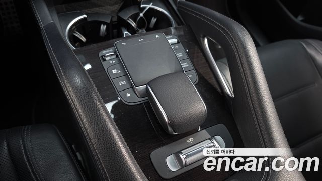 Mercedes-Benz GLE-Class 2021 — photo 16