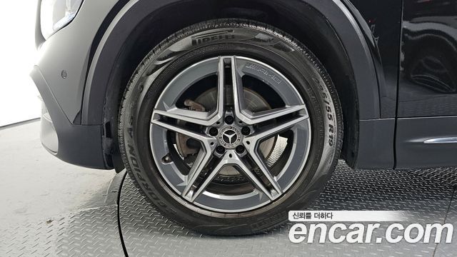 Mercedes-Benz GLB-Class 2021 — photo 5