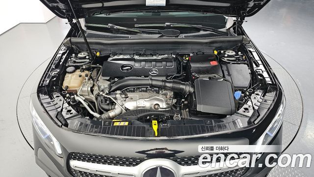 Mercedes-Benz GLB-Class 2021 — photo 6