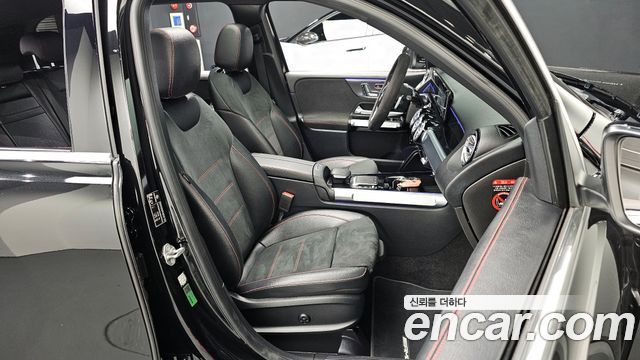 Mercedes-Benz GLB-Class 2021 — photo 10