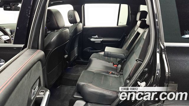 Mercedes-Benz GLB-Class 2021 — photo 12