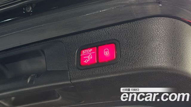 Mercedes-Benz GLB-Class 2021 — photo 18