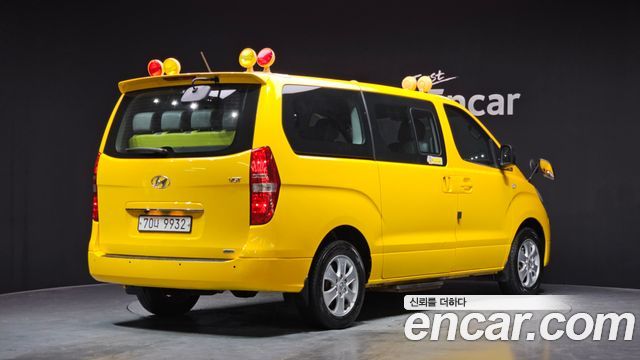 Hyundai Starex 2017 — photo 2