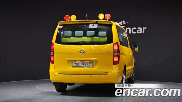 Hyundai Starex 2017 — photo 4