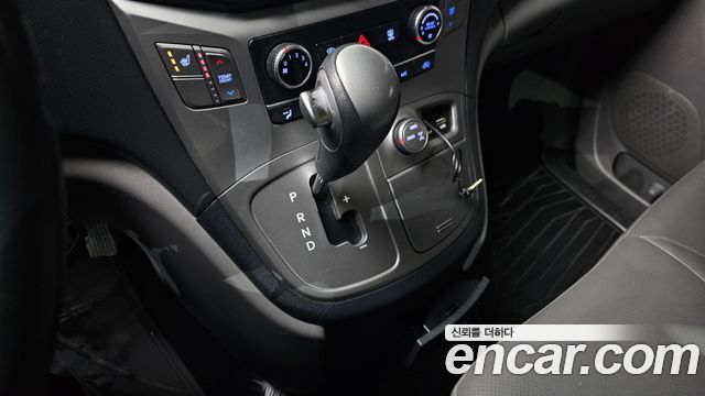 Hyundai Starex 2017 — photo 9