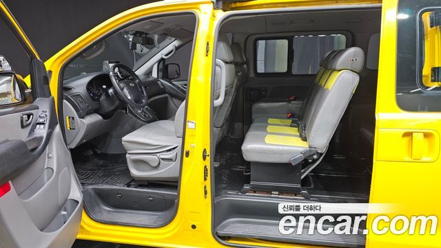 Hyundai Starex 2017 — photo 10
