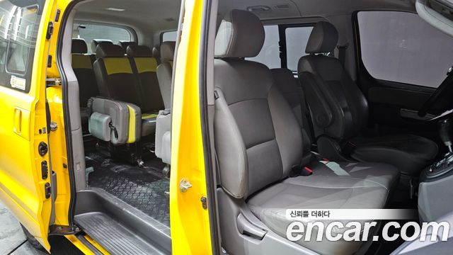 Hyundai Starex 2017 — photo 12