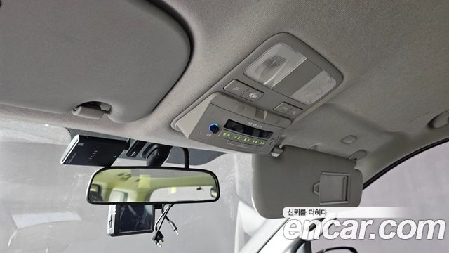 Hyundai Starex 2017 — photo 19