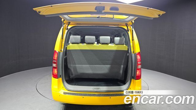 Hyundai Starex 2017 — photo 20
