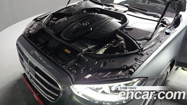 Mercedes-Benz S-Class 2022 — photo 6