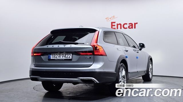 Volvo V90 2017 — photo 2