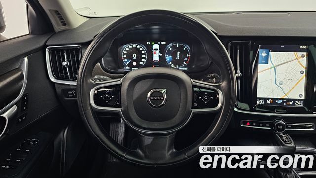 Volvo V90 2017 — photo 13
