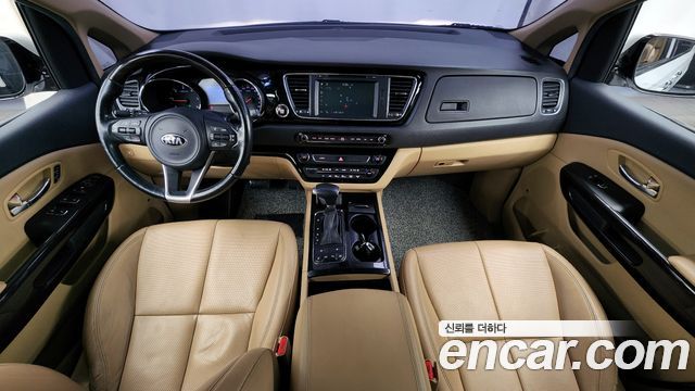 Kia Canival 2018 — photo 7