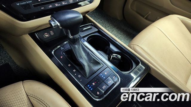 Kia Canival 2018 — photo 9