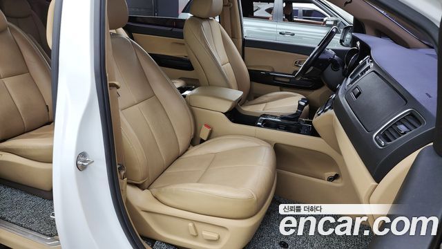 Kia Canival 2018 — photo 11