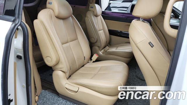 Kia Canival 2018 — photo 12