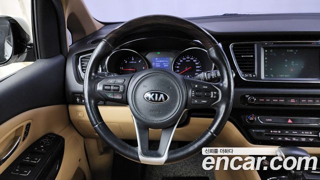 Kia Canival 2018 — photo 13