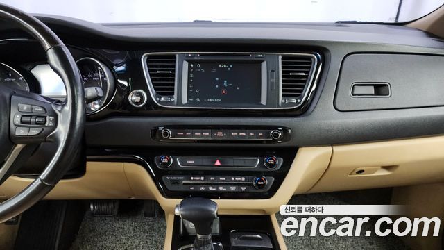 Kia Canival 2018 — photo 14