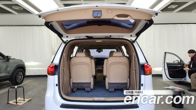 Kia Canival 2018 — photo 20