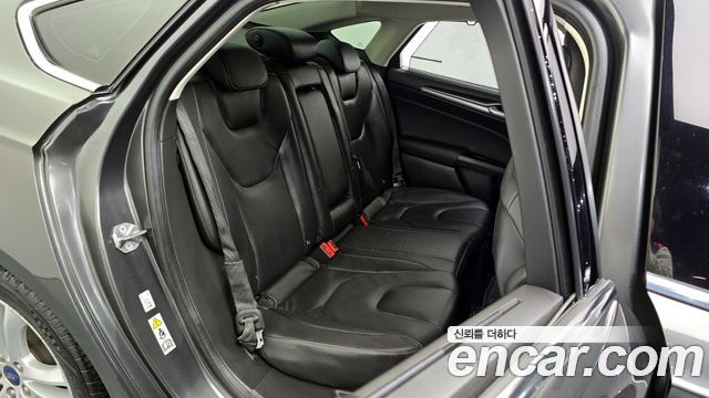 Ford Mondeo 2015 — photo 12