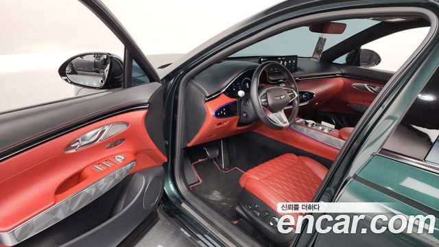 Genesis GV70 2023 — photo 10