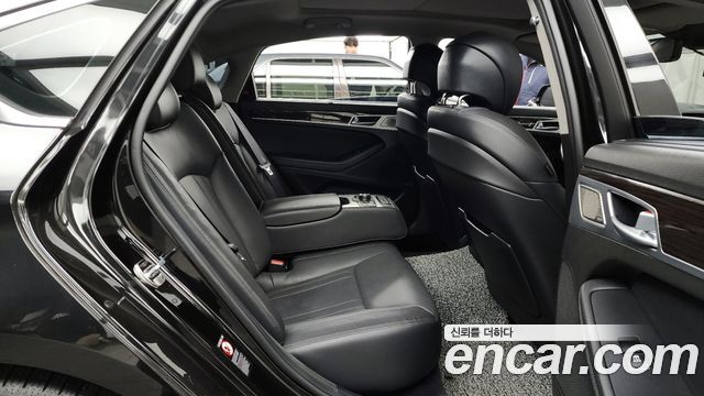 Genesis G80 2018 — photo 12