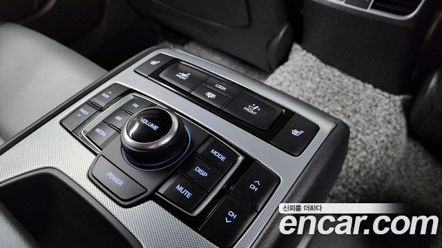 Genesis G80 2018 — photo 19